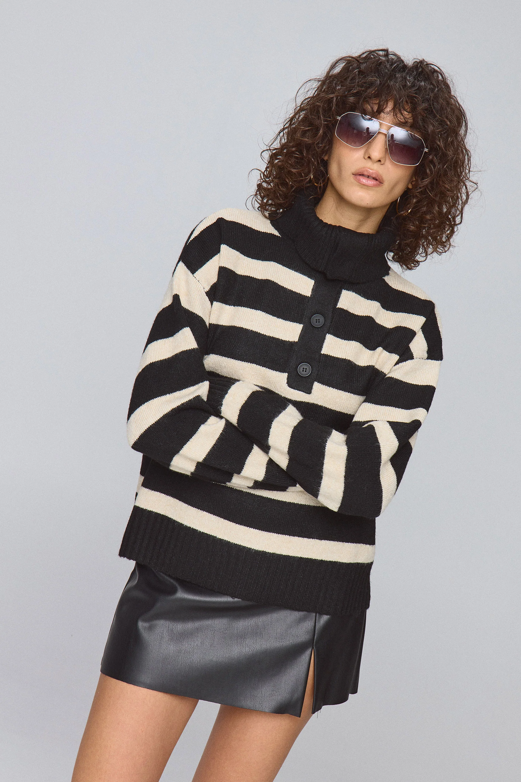 סריג מחשוף כפתורים - Image 3