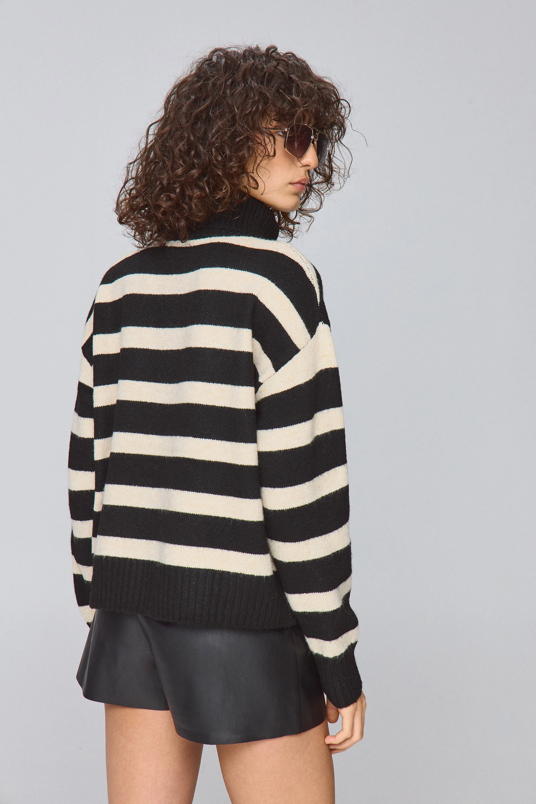 סריג מחשוף כפתורים - Image 5